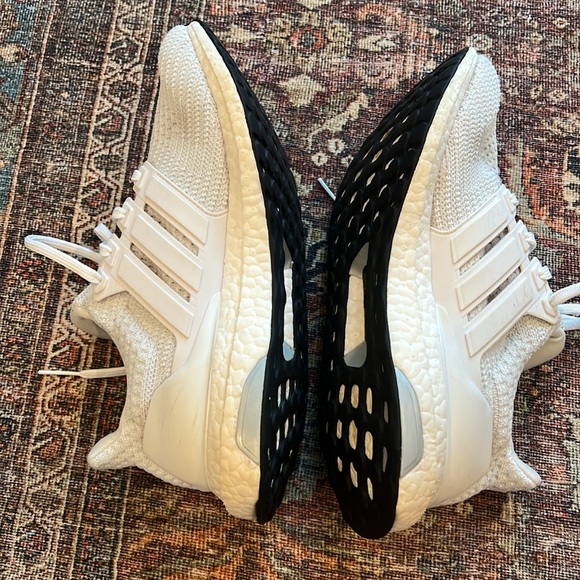 Adidas Ultra Boost women’s 8.5 - Picture 2 of 11